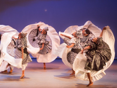 Help Metamorphosis transition to online theatre